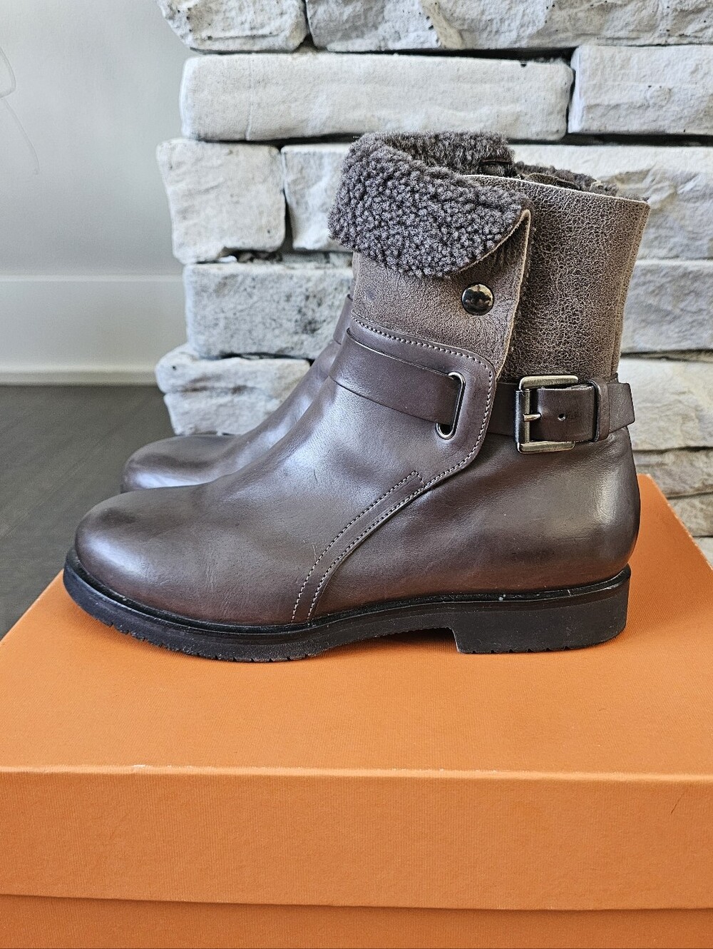 Beautiful Attilio Giusti Leombruni (AGL) Shearling Foldover Ankle Boot - Sz 6.5 - Picture 4 of 14